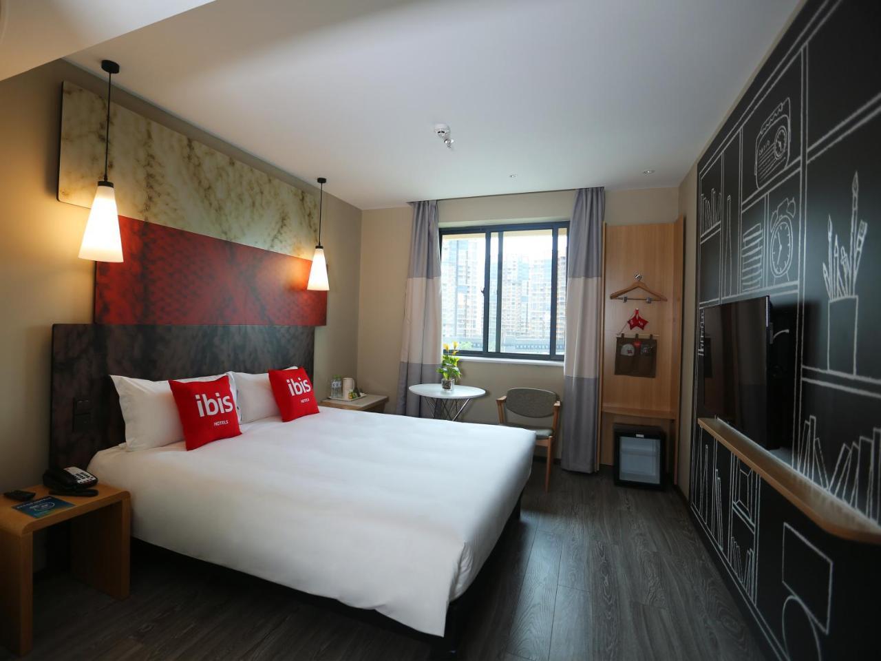 Ibis Haikou Injoy Plaza Hotel Exterior photo